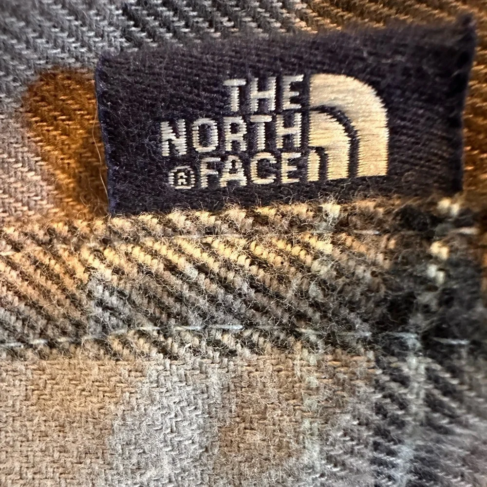 The North Face Gray Plaid Flannel Button Down Shirt. Size XXL